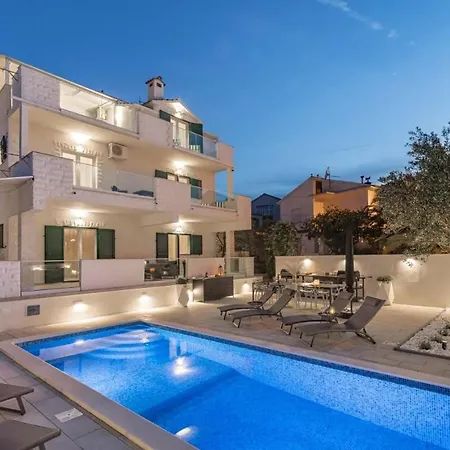 Apartman In Arbanija With Terrace, Air Conditioning, Wifi 5139-4