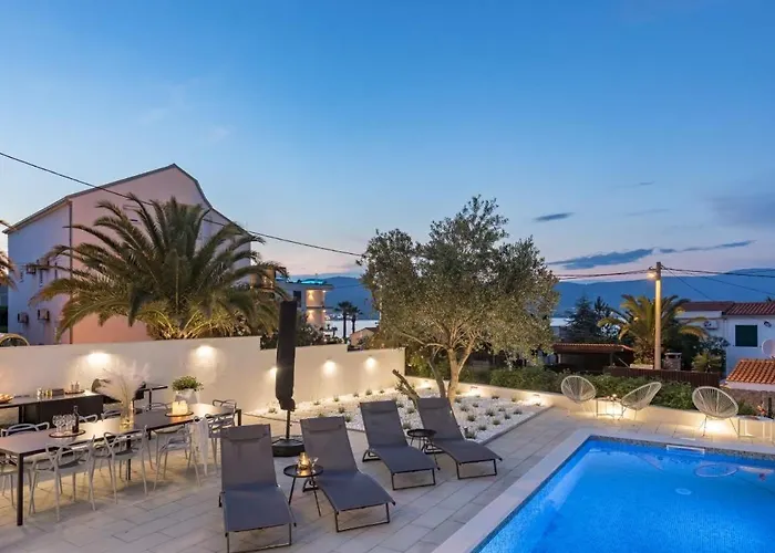 Apartman In Arbanija With Terrace, Air Conditioning, Wifi 5139-4