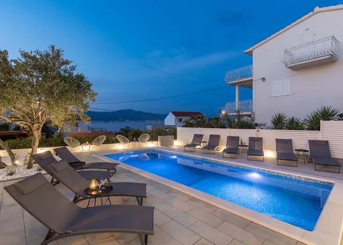 In Arbanija With Terrace, Air Conditioning, Wifi 5139-4 Apartman