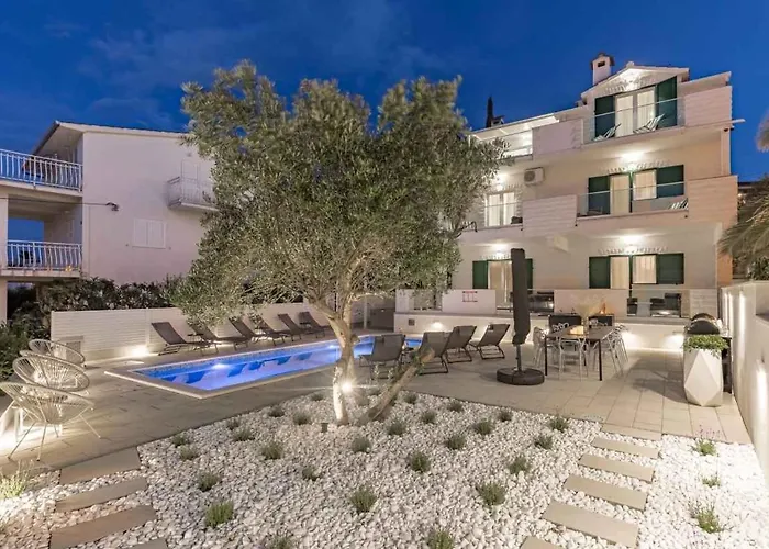 In Arbanija With Terrace, Air Conditioning, Wifi 5139-4 Lägenhet