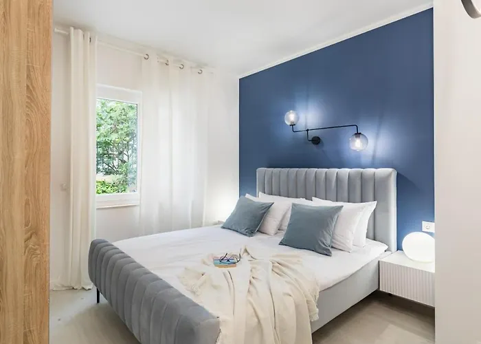 Apartman In Arbanija With Terrace, Air Conditioning, Wifi 5139-4 *