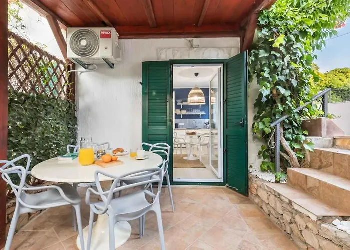 Apartman In Arbanija With Terrace, Air Conditioning, Wifi 5139-4 *