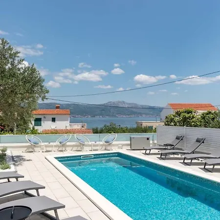 In Arbanija With Terrace, Air Conditioning, Wifi 5139-4 Appartement