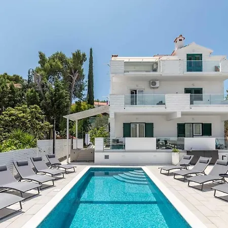 In Arbanija With Terrace, Air Conditioning, Wifi 5139-4 * تروغير