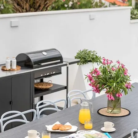 In Arbanija With Terrace, Air Conditioning, Wifi 5139-4 شقة تروغير