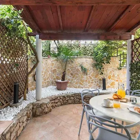 In Arbanija With Terrace, Air Conditioning, Wifi 5139-4 تروغير