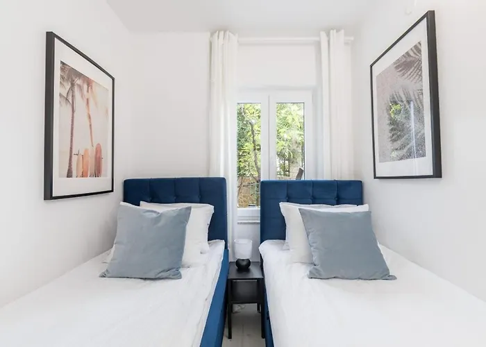 In Arbanija With Terrace, Air Conditioning, Wifi 5139-4 Appartement