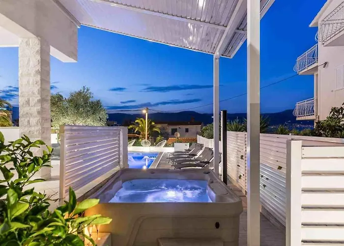 Appartement In Arbanija With Terrace, Air Conditioning, Wifi 5139-4