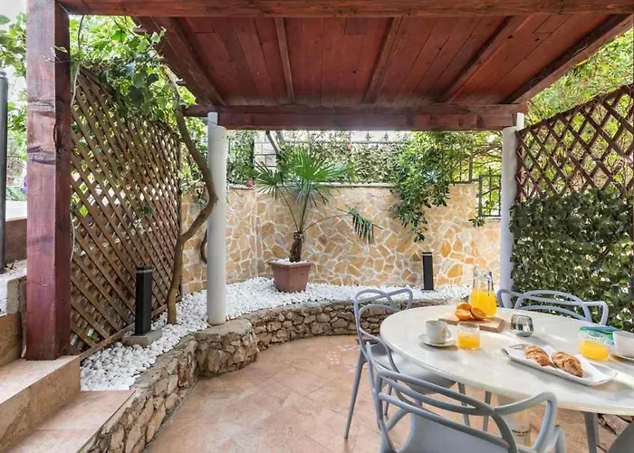 In Arbanija With Terrace, Air Conditioning, Wifi 5139-4 Trogir