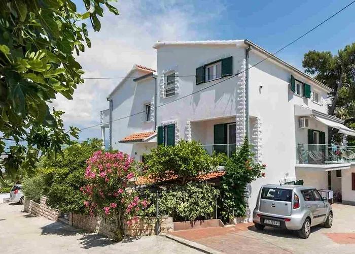 In Arbanija With Terrace, Air Conditioning, Wifi 5139-4 Trogir